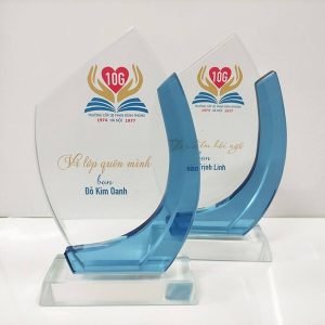 cup lưu niệm thủy tinh